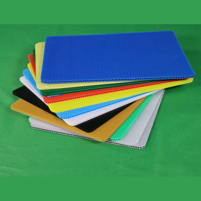 PE Film Wrapping PP Honeycomb Core Panel para isolamento térmico e resistência a intempéries