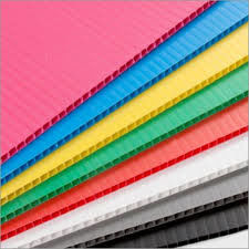 Vermelho azul reciclado corrugou folhas plásticas 10mm PP de cartão ondulado